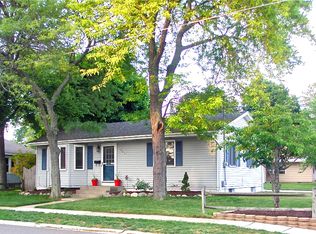 302 Sigsbee Ave NE, Rockford, MI 49341