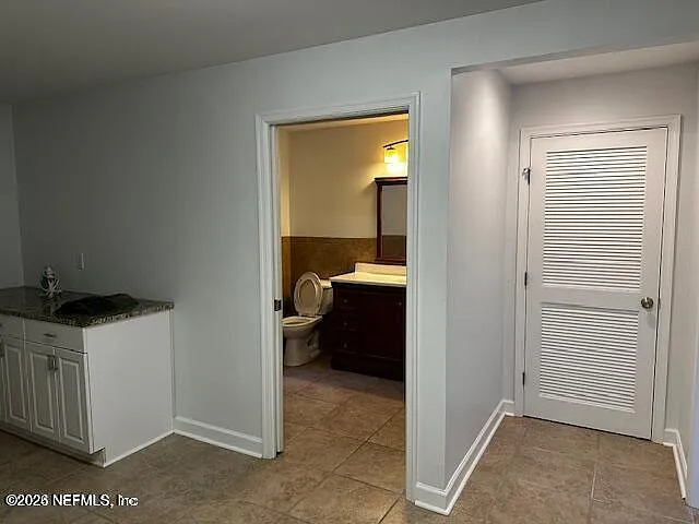 1012 N 6th Ave — Photo 16