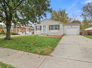 463 S 2nd St, Peotone, IL 60468