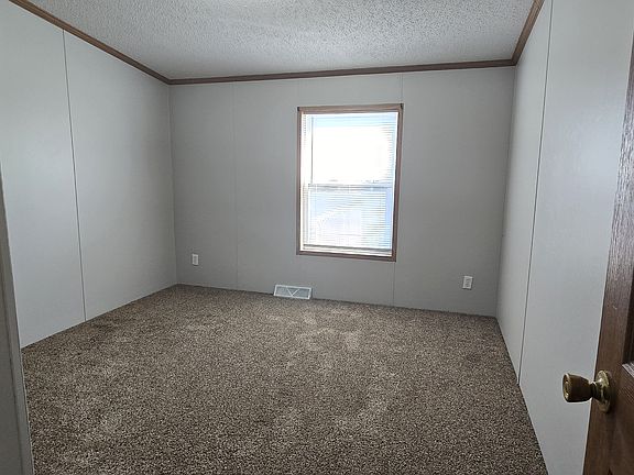 5th image of 62430 Locust Rd #184