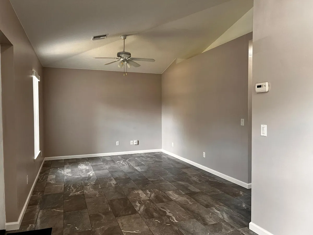 Building Photo - 1456 25th Ct SW