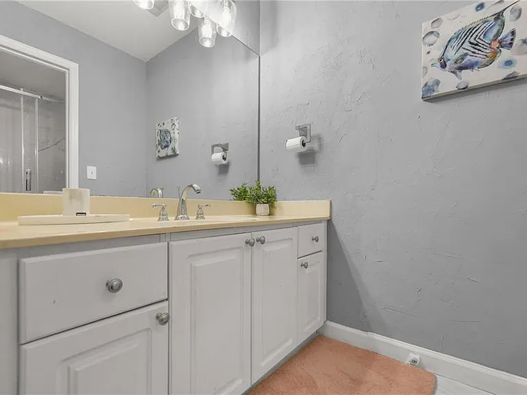9800 Foxworth Dr — Photo 42