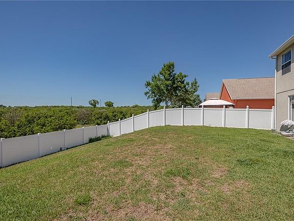 3rd image of 428 Cotswold Cir