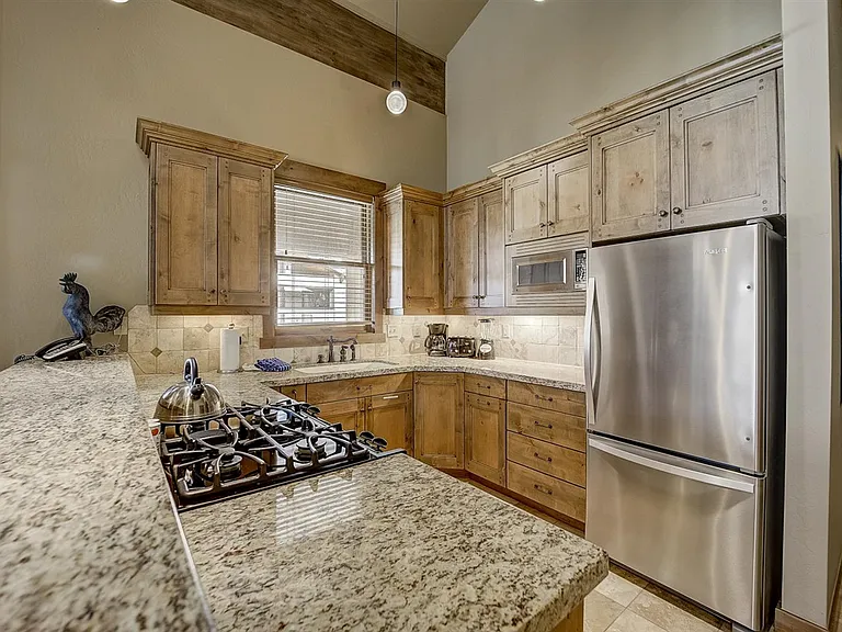 7580 Royal St E #33 — Photo 8