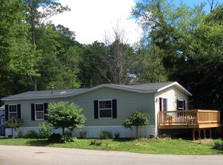 32 Waterview Cir, East Hampton, CT 06424