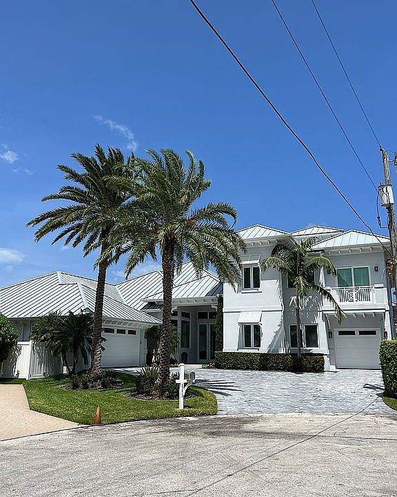 1st image of 961 Hyacinth Dr