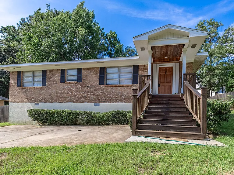 7099 Pine Hill Rd — Photo 1