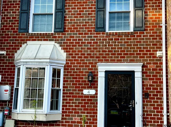 4 Wellspring Cir, Owings Mills, MD 21117