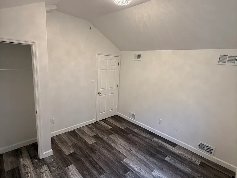 348 Targee St #1 — Photo 9