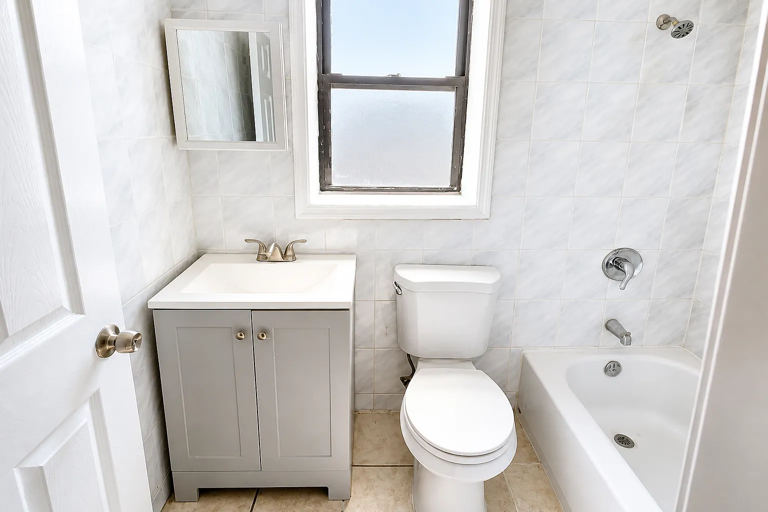 3 bed, $2,100 — Photo 3
