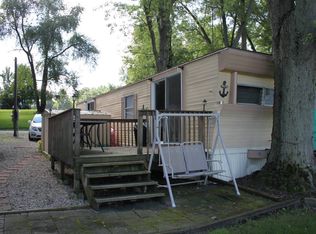 451 Chapman Lake Dr, Warsaw, IN 46582