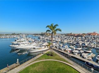 2872 Coast Cir APT 303, Huntington Beach, CA 92649