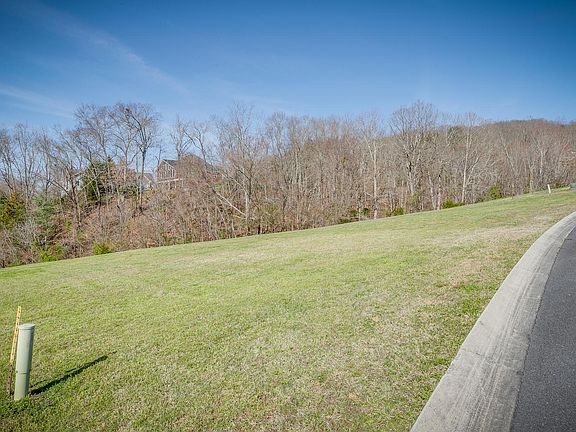 3rd image of 179 Harbor Dr