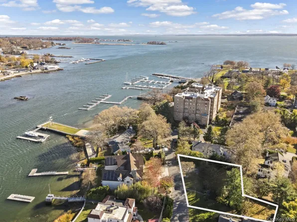 819 The Crescent, Mamaroneck, NY 10543