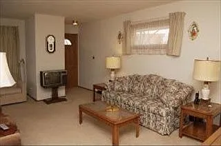 671 Patricia Ln photo 1