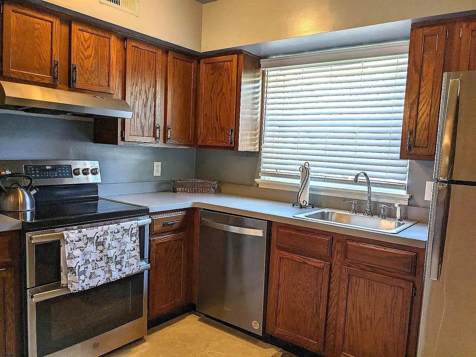 3 bed, 1292 sqft, $2,200 — Photo 1