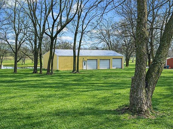 4th image of 170 NE 1011th Rd