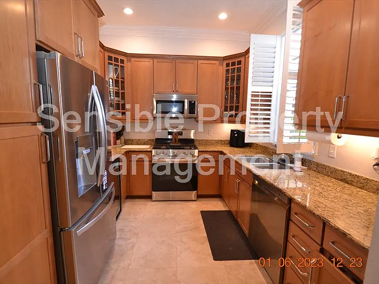 2405 Victoria Gardens Ln — Photo 21