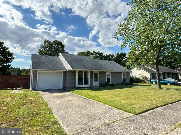 613 Cobblestone Rd, Williamstown, NJ 08094