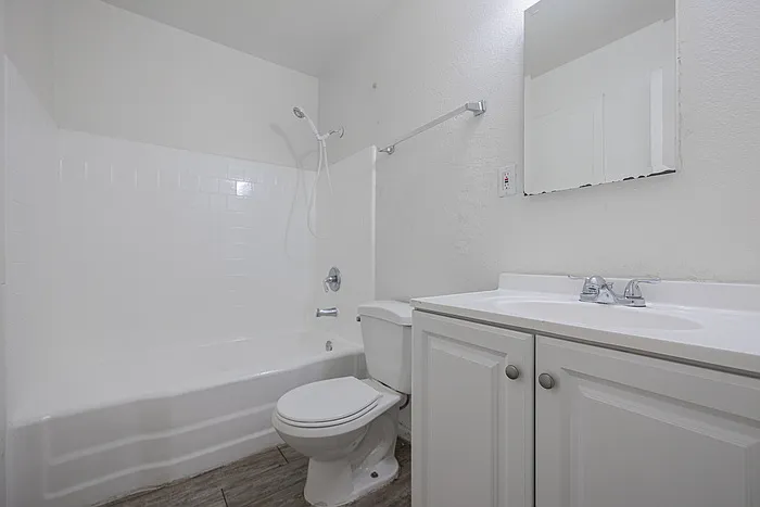 2139 W Devonshire Ave #2 — Photo 12