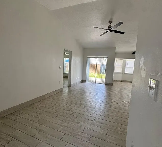 454 Cardinal Ct — Photo 5