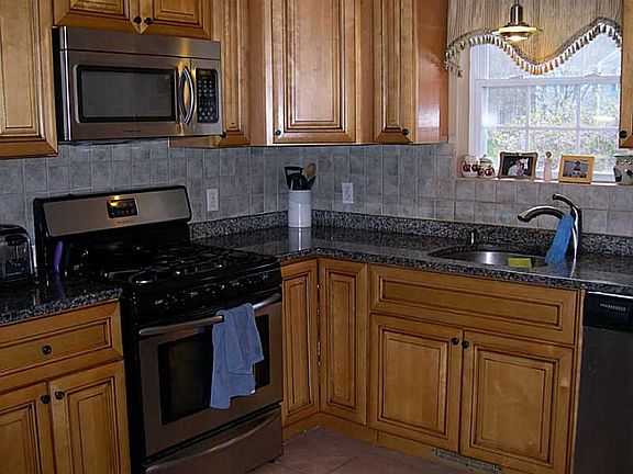 5th image of 56 Remington Farm Dr