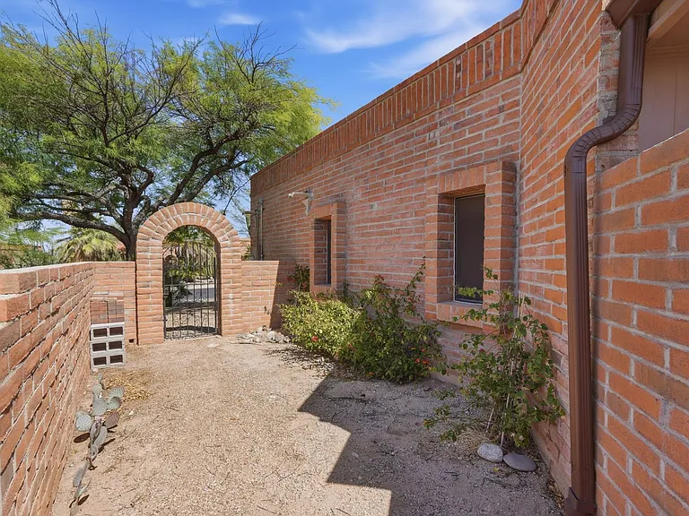 4380 N Camino De Carrillo — Photo 43