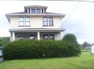 813 Old Zelienople Rd, Ellwood City, PA 16117