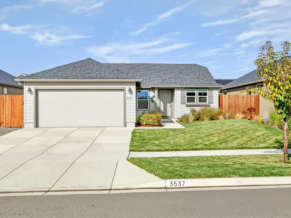 3537 Durst St, Medford, OR 97504