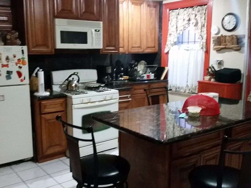 2nd image of 591 Greene Ave APT 1