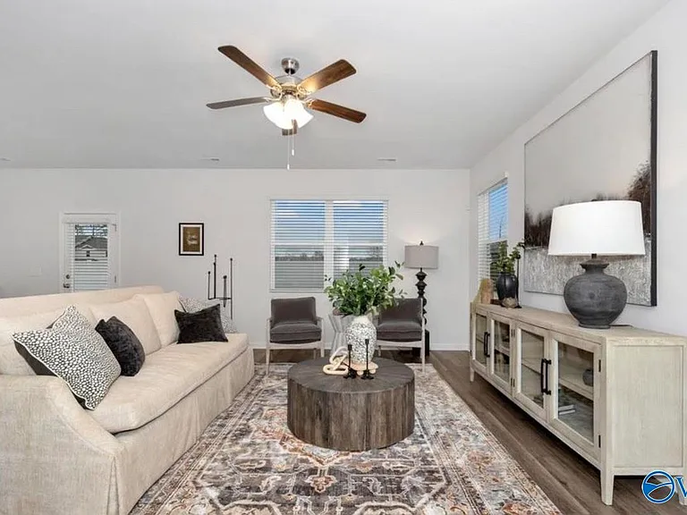 146 Maple Spring Trl — Photo 4