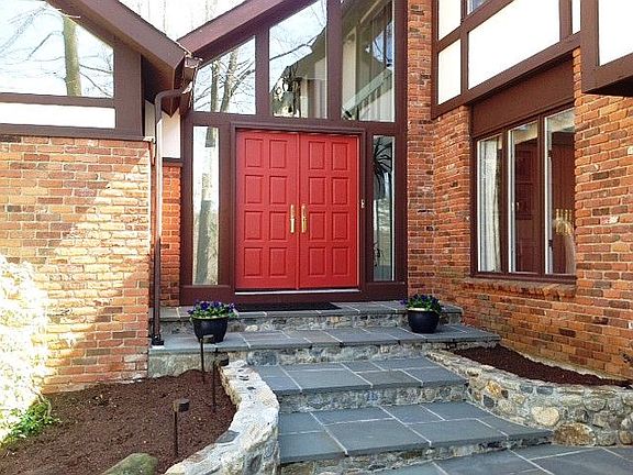 New stone entry