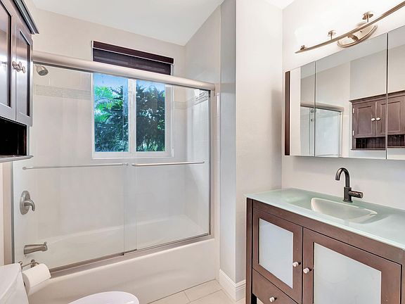3rd image of 3209 SE 11th Street #Villa 9E