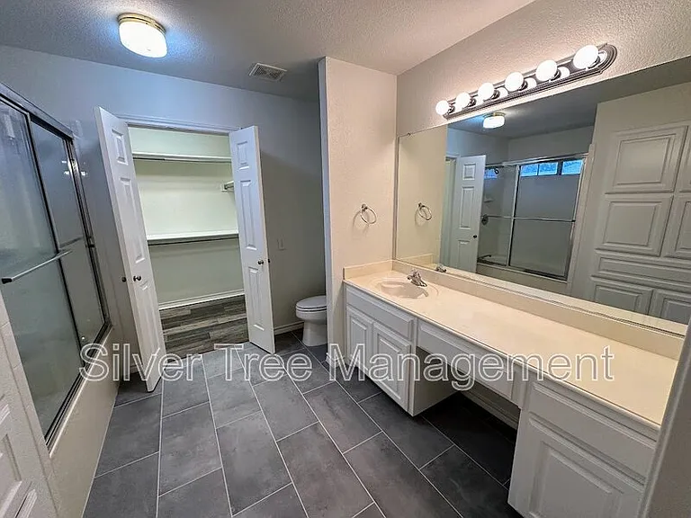 3200 Blenheim Ct — Photo 45