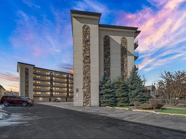 4572 N Milwaukee Ave APT 5H, Chicago, IL 60630