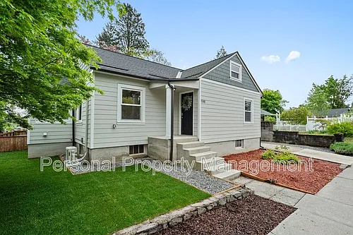 1346 NW Couch St Photo 1