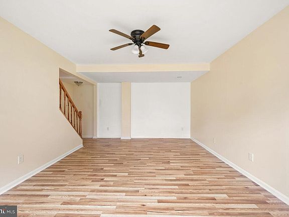 4th image of 9864 Hagel Cir