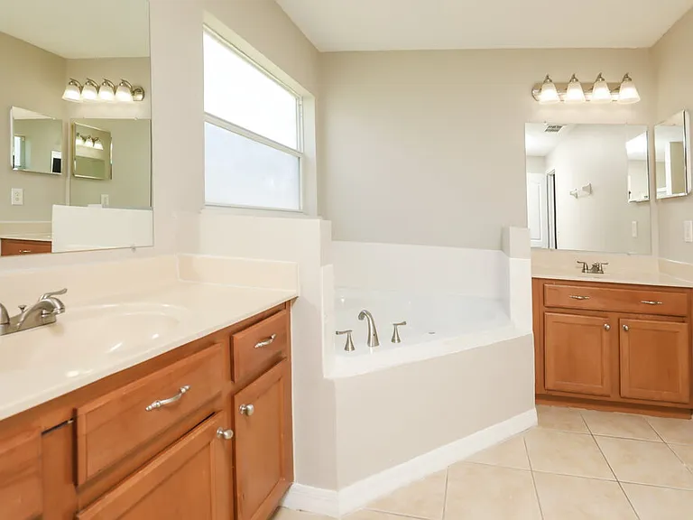 2101 Woodsedge Dr — Photo 11