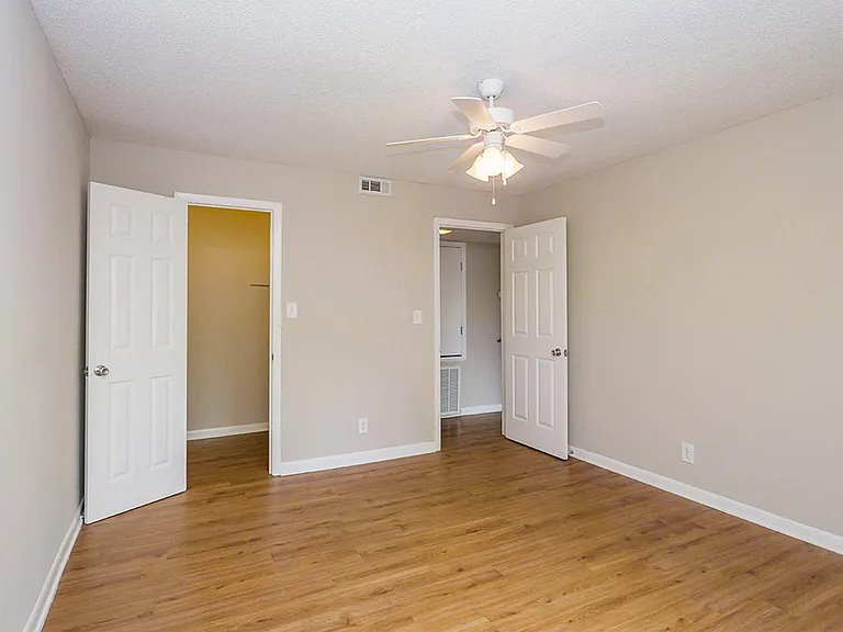 Windtree Apartment Homes — Photo 66