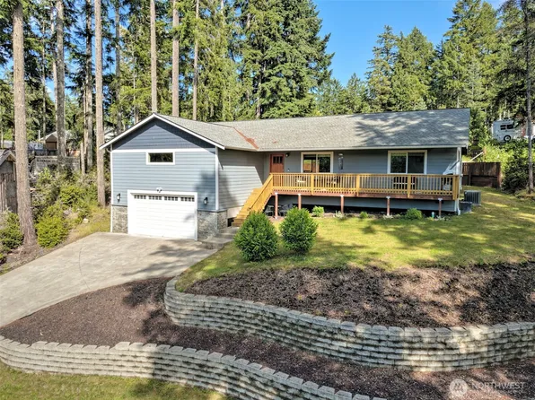 5031 E Rasor Road W, Belfair, WA 98528