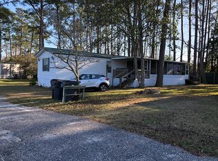 408 Point Dr, Murrells Inlet, SC 29576