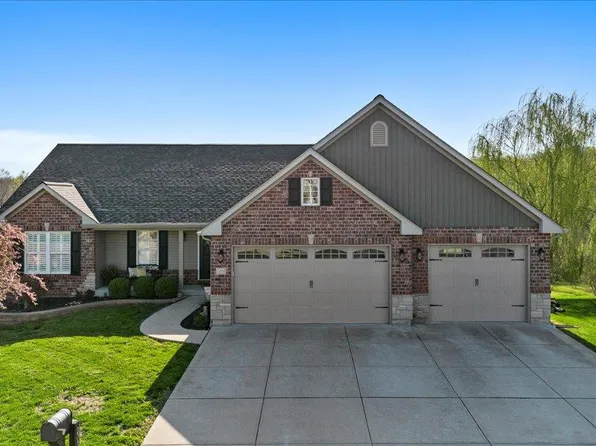 2035 Iron Mountain Dr, Festus, MO 63028