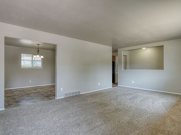 5th image of 1614 Dixon Dr