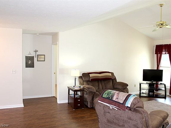 3rd image of 1272 Bell Ct