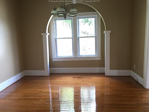 4th image of 406 Forest Cir