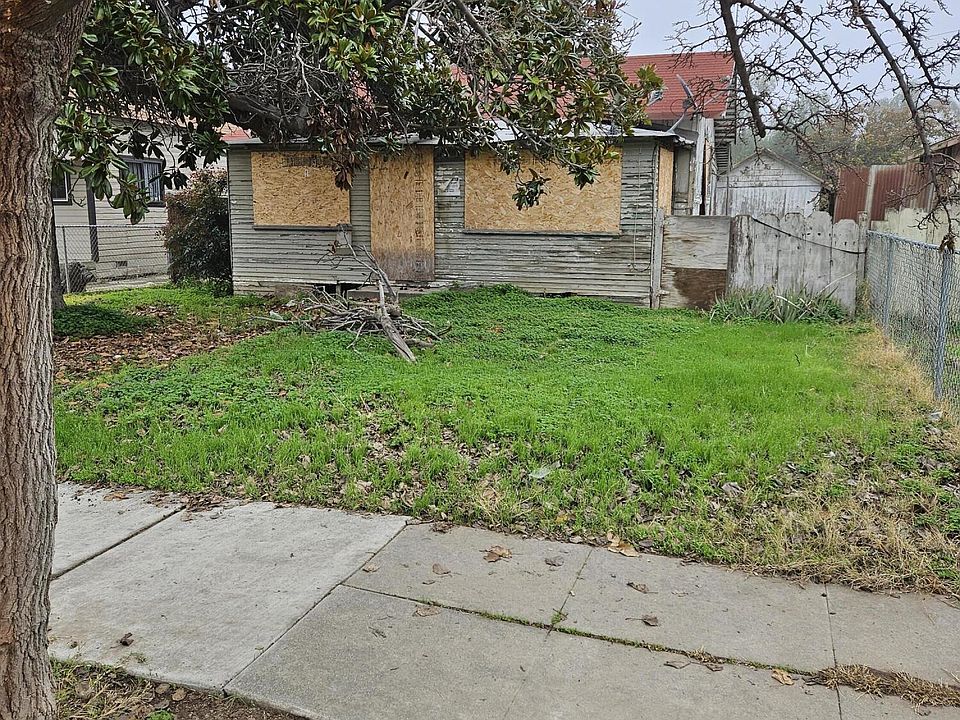 2nd image of 674 N Mirage Avenue