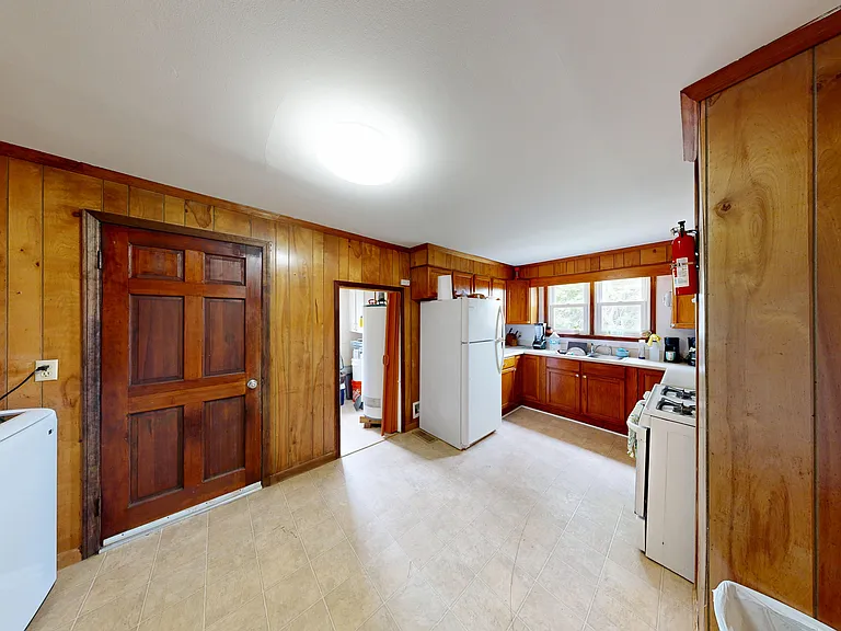 8066 Caratoke Hwy — Photo 9