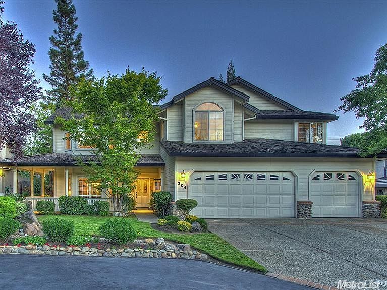 1st image of 304 Ironwood Cir