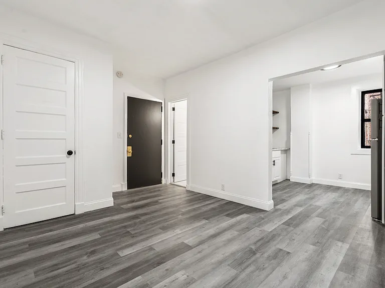 408 E 6th St #5 — Photo 8