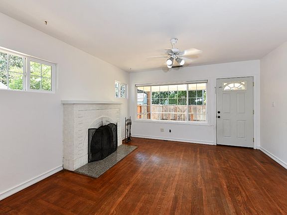 4th image of 946 Kenmore Lane
